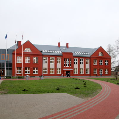 Das Schulgeb&auml;ude.